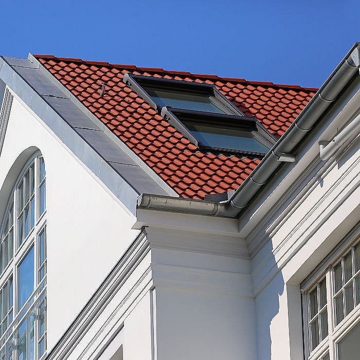 installateur Velux, pose de fenêtres de toit, fenêtres Velux, luminosité, aération, fenêtres thermiques, fenêtres acoustiques, fenêtres motorisées