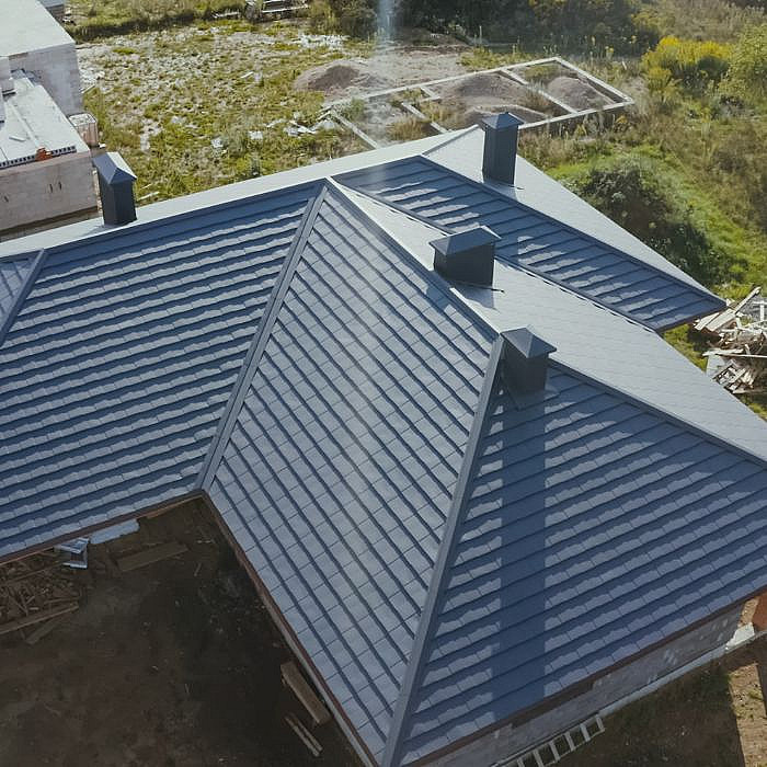 dakbedekking, dak, installatie, renovatie, dakreparatie, nieuwe dakbedekking, isolatie, energiebesparing, algemene dakbedekking, pannendak, leien dak, plat dak, zinken dak, dakbedekking, zinken dakbedekking, dakgoten, Velux, natuurlijk licht, gevelwerken, crepi of gevelbepleistering, gevelbekleding, gevelrestauratie, gevelrenovatie, gevelisolatie