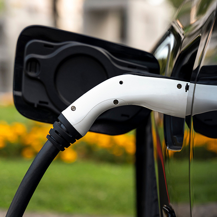 Borne de recharge, batterie domestique, panneaux solaire, production électrique, solaire