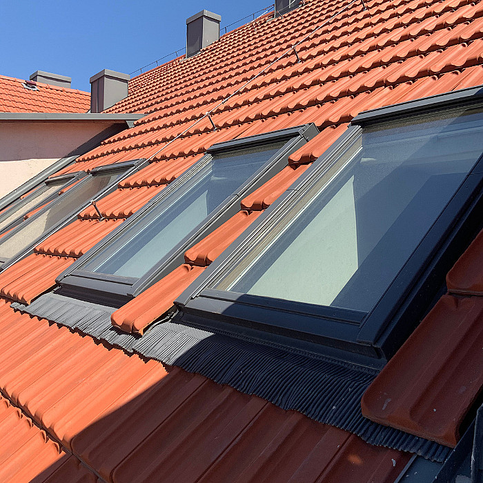 Pose de Velux, fenêtres de toit, couvreur, toit