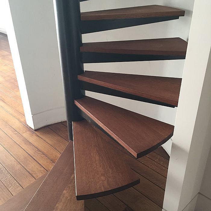 rénovation de parquet, restauration parquet, remise à neuf de parquet, ponçage parquet, vernis
                  parquet, huile parquet, vitricateur, teinte parquet, parqueteur, restauration complète de parquet,
                  traitement parquet, redonner vie au parquet, expertise parquet, rénovation sols en bois.
                  