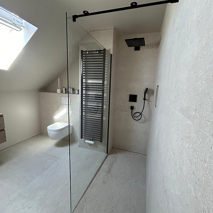 Verre traité, résistant, miroitiers, salle de bain