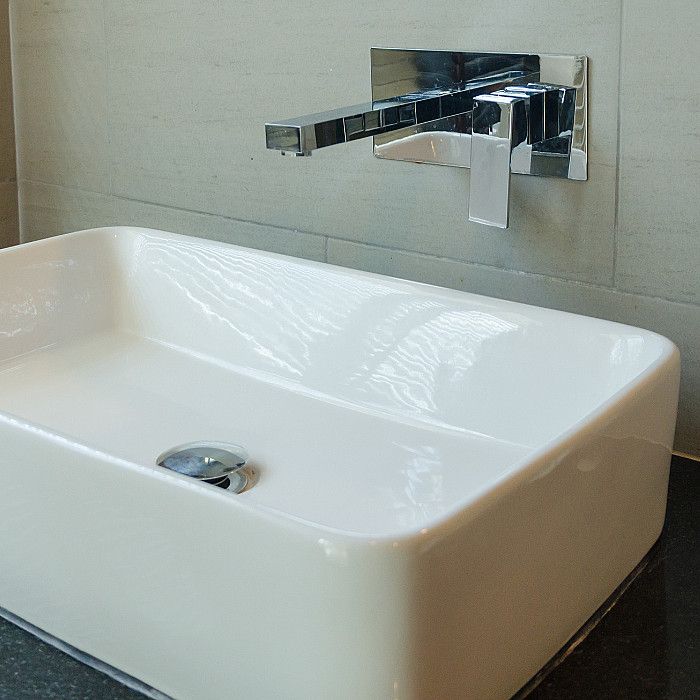 Robinetterie, point d'eau, eau chaude, conduites d'eau, tuyaux, canalisations