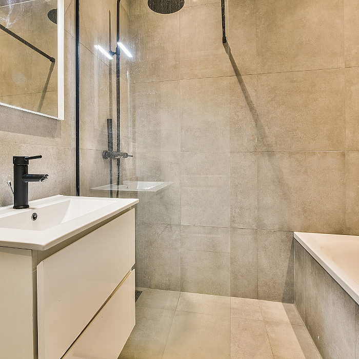 Douche, baignoire, installation