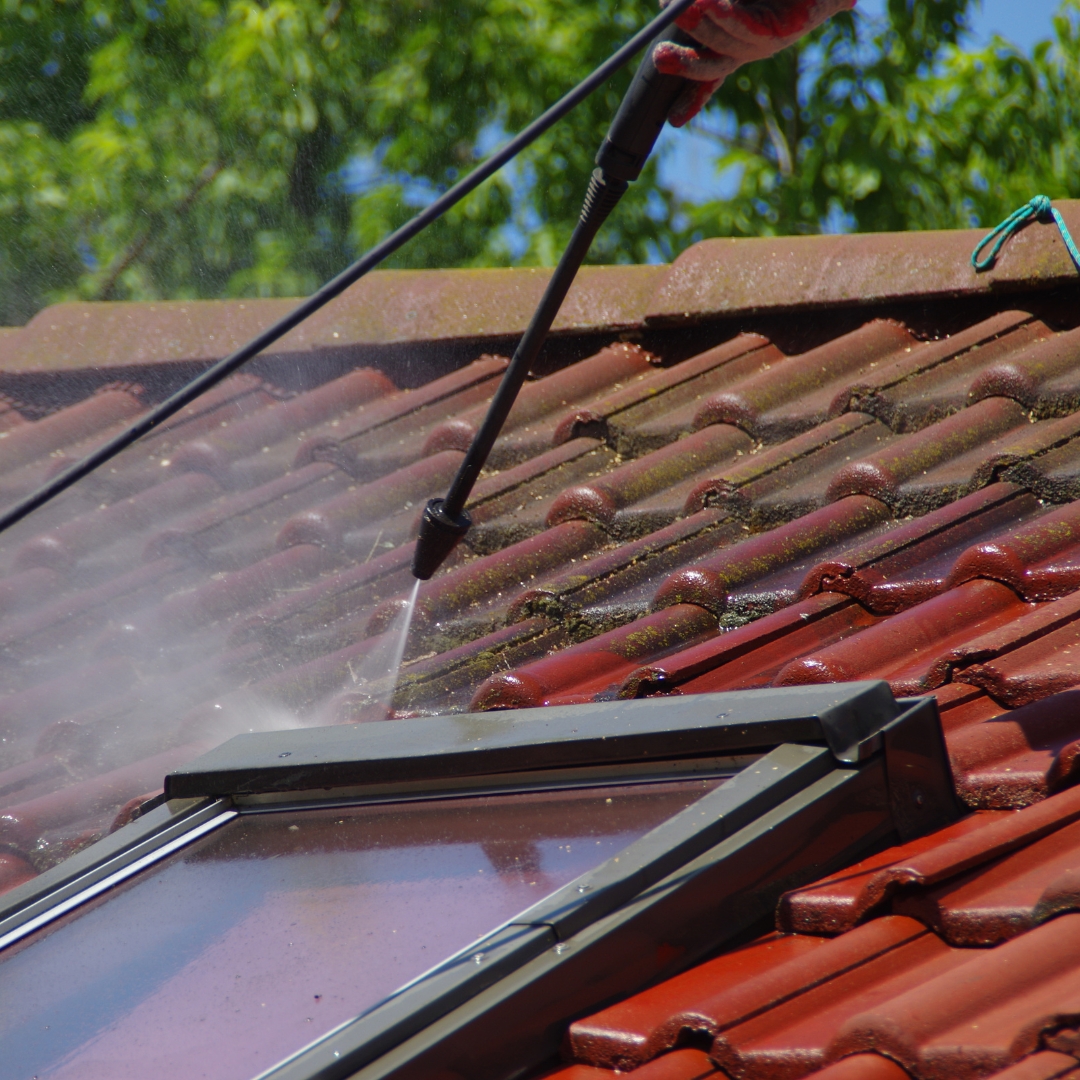 nettoyage toiture, démoussage toiture, nettoyage toiture Rixensart, démoussage Ixelles, traitement toiture, toiture sale, mousse toiture, toiture en ardoises, toiture en tuiles, entretien toiture Wallonie, WallProtect démoussage, nettoyage haute pression toiture, traitement fongicide toiture, nettoyage toiture Nivelles