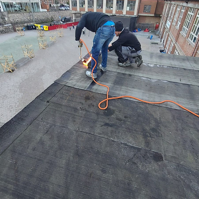 toiture, toit, gouttière, corniches, zinguerie, tuiles, ardoises, zinc, isolation, isolation