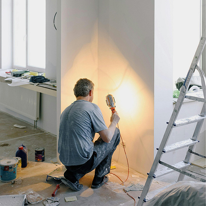 travaux de toiture Péruwelz, couvreur Péruwelz, rénovation générale Péruwelz, isolation Tournai, aménagement de grenier Mouscron, charpente Péruwelz, bardage Tournai, pose de parquet Mouscron, étanchéité Péruwelz, panneaux photovoltaïques Mouscron, démoussage Tournai, réparation de châssis Péruwelz, installation VELUX Tournai, gouttières Mouscron, traitement humidité Péruwelz