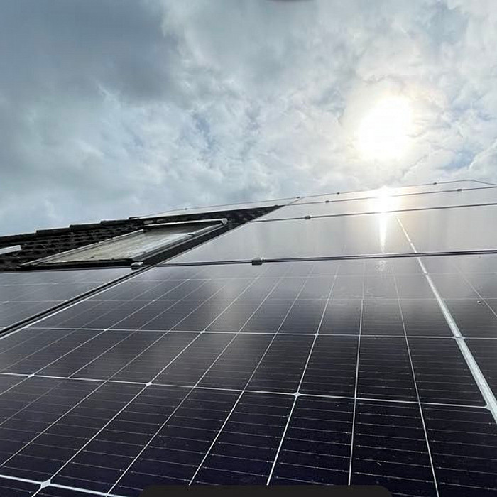 installation électrique complète, nouvelle construction, électricien, mise en conformité, installation RIGE conforme, électricien bâtiment, installation électrique neuve, installation équipement électrique, nouvelle installation, conformité électrique maison, mise aux normes électriques ; travaux de mise en conformité électrique ; réparation électrique aux normes ; électricien pour mise en conformité ; mise aux normes RGIE ; remise en conformité électricité ; réparation électrique conforme RGIE, rénovation, rénovation complète, Panneaux photovoltaïques ; installation panneaux solaires : pose de panneaux solaires : pose de panneaux photovoltaïques ; panneaux photovoltaïques sur toit ; énergie solaire ; installation photovoltaïques ; énergie renouvelable ; batterie, panneaux photovoltaïques sur plateforme