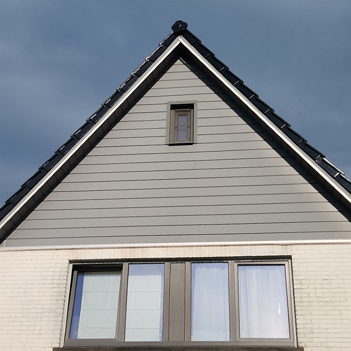 Dakafdichting, dakherstelling, dakisolatie, dakpannen daken, daktimmerwerk, dakwerken, metalen daken, platte daken, VELUX Installeur, dakisolatie, dakwerker, zolderrenovatie, zolderisolatie, timmerman, Algemene renovatie, badkamerrenovatie, vloerisolatie