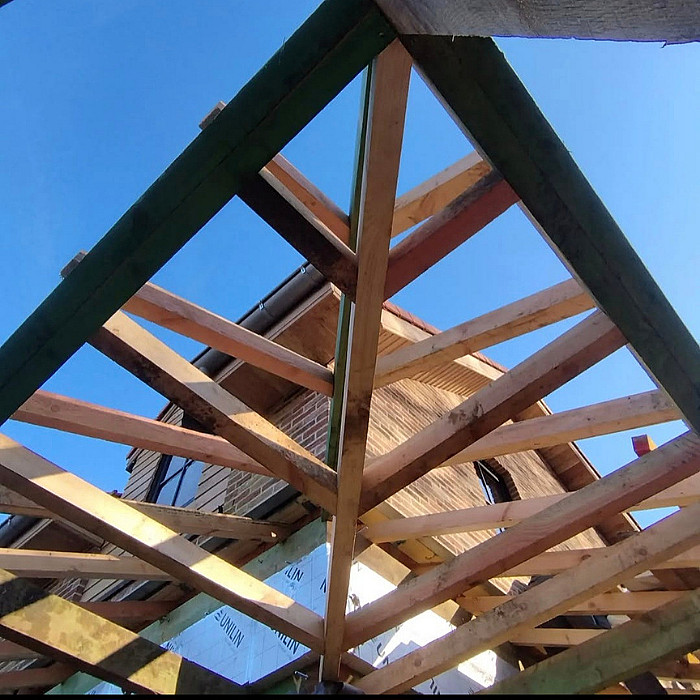 Construction bois, ossature bois, constructeur, abris de jardin, carport, pool house, terrasse