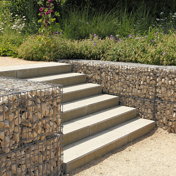 Jardinier Liège, aménagements extérieurs Herstal, plantations Seraing, abattage Liège, élagage Herstal, clôtures Seraing, terrasse Liège, escalier extérieur Herstal, terrassement Seraing, pergola Liège, entretien de jardin Herstal