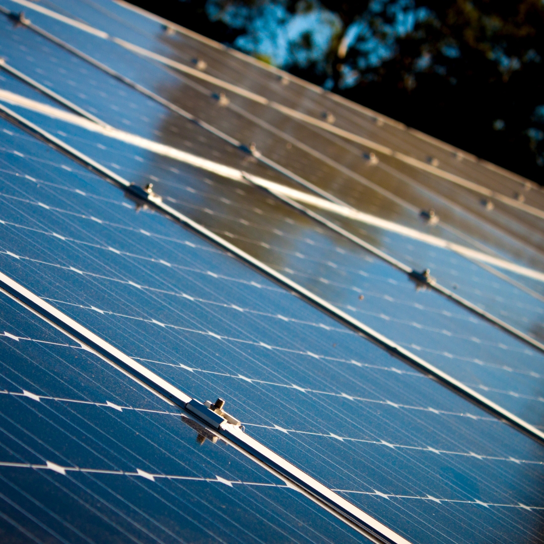 elektricien, elektriciteitswerken, laadpaal installeren, zonnepanelen, thuisbatterij, installateur zonnepanelen, elektrische installatie, elektricien spoed, laadstation elektrische auto, fotovoltaïsche panelen, offerte zonnepanelen, batterij opslag zonnepanelen, elektriciteit keuring, groene energie, elektrische bedrading, domotica installatie, stroomstoring, laadpaal prijs, thuisbatterij installeren, zonnepanelen premie