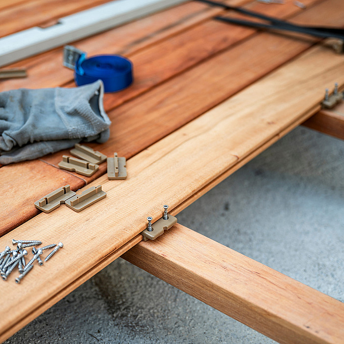 Menuisier, entreprise de menuiserie, terrasse en bois, aménagement en bois, salle de bain, cuisine, châssis, portes