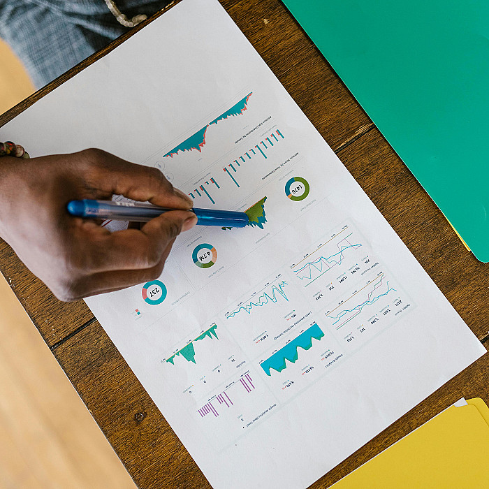 Estimation travaux, suivi travaux, corps de métier, gestion chantier, construction, 
                  coordination, transformation, revalorisation