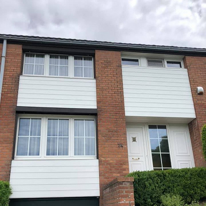 Châssis, châssis bois, châssis PVC, châssis aluminium, pose de châssis, entretient de châssis, portes, portes intérieures, portes extérieures, portes d’entrées, portes de garage, volets, fabrication de volets, pose de volets, motorisation