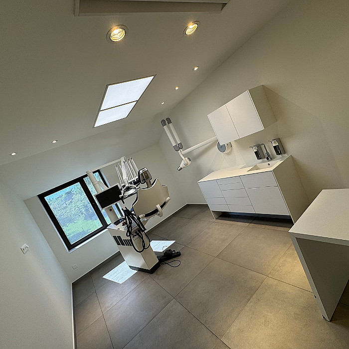 Cabinets médicaux, institut, commerces, magasins, maison, habitation, peinture, façade, murs, sols, plafonds