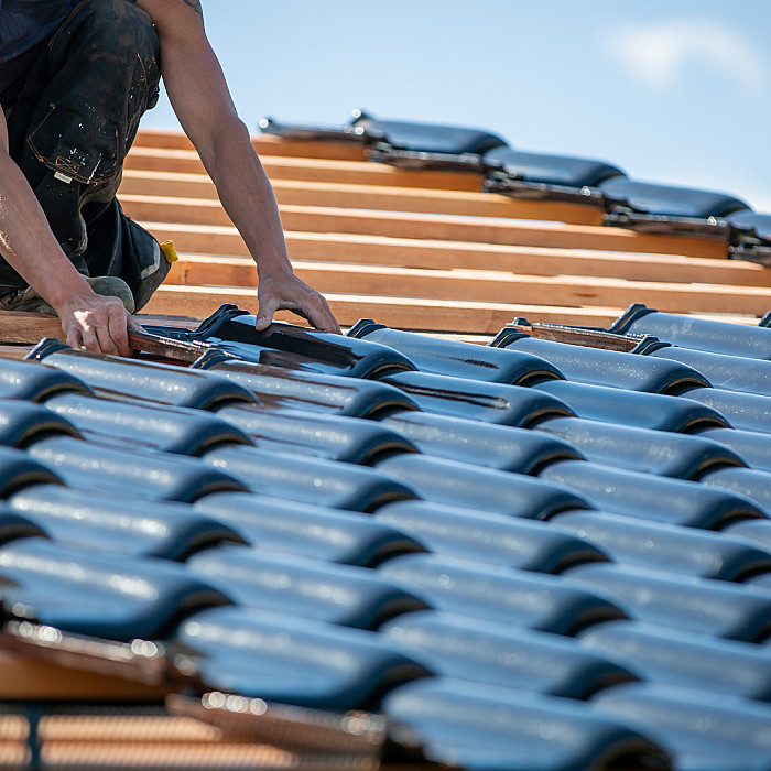 toiture, couvreur, entreprise de toiture, travaux de toiture, isolation toiture, isolation thermique, rénovation toiture, installation toiture, toiture ardoise, toiture plate, toiture tuile, entreprise isolation