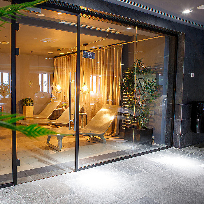 Véranda, pergola, abris vitrés, aménagement, extension, annexe, fenêtres, châssis, profilés