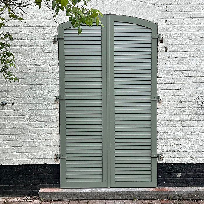 menuisier, menuiserie, portes, fenêtres, châssis alu, châssis pvc, châssis bois, porte intérieure, porte de garage, volets roulants, screen, aménagement camionnette, faux plafonds, isolation combles, pergola