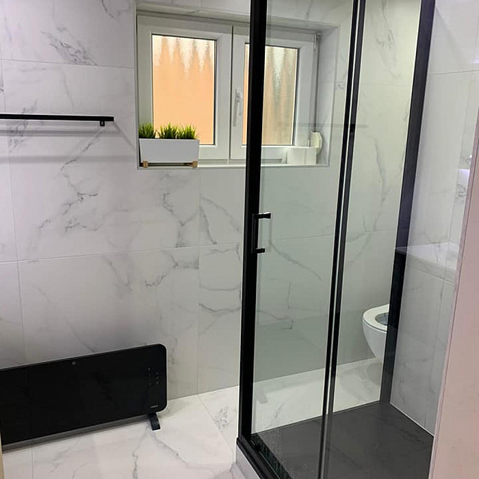 carreleur, carrelage, pose de carrelage, carreleur Visé, carrelage Visé, carreleur Herstal, carrelage salle de bain, carrelage cuisine, carrelage extérieur, carrelage terrasse, pose de chape, carrelage sol, carrelage mural, carreleur carrelage mosaïques, chape isolante