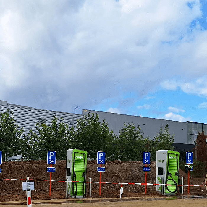 bornes de recharge, parking, terrassement, professionnels, réseaux électriques, entérré