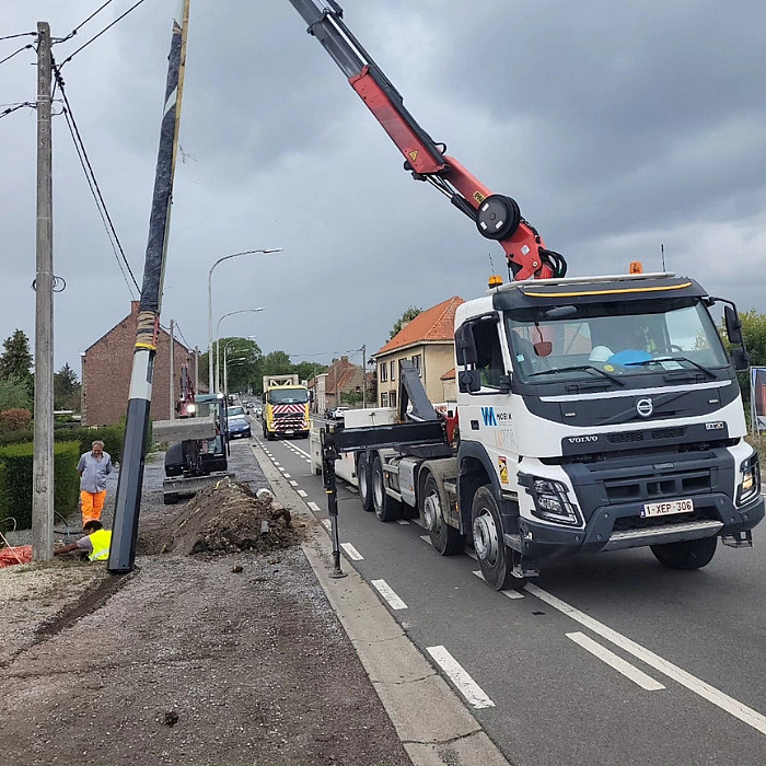 Démantélement éclairage, lampadaire, publics, voiries, camion, grue