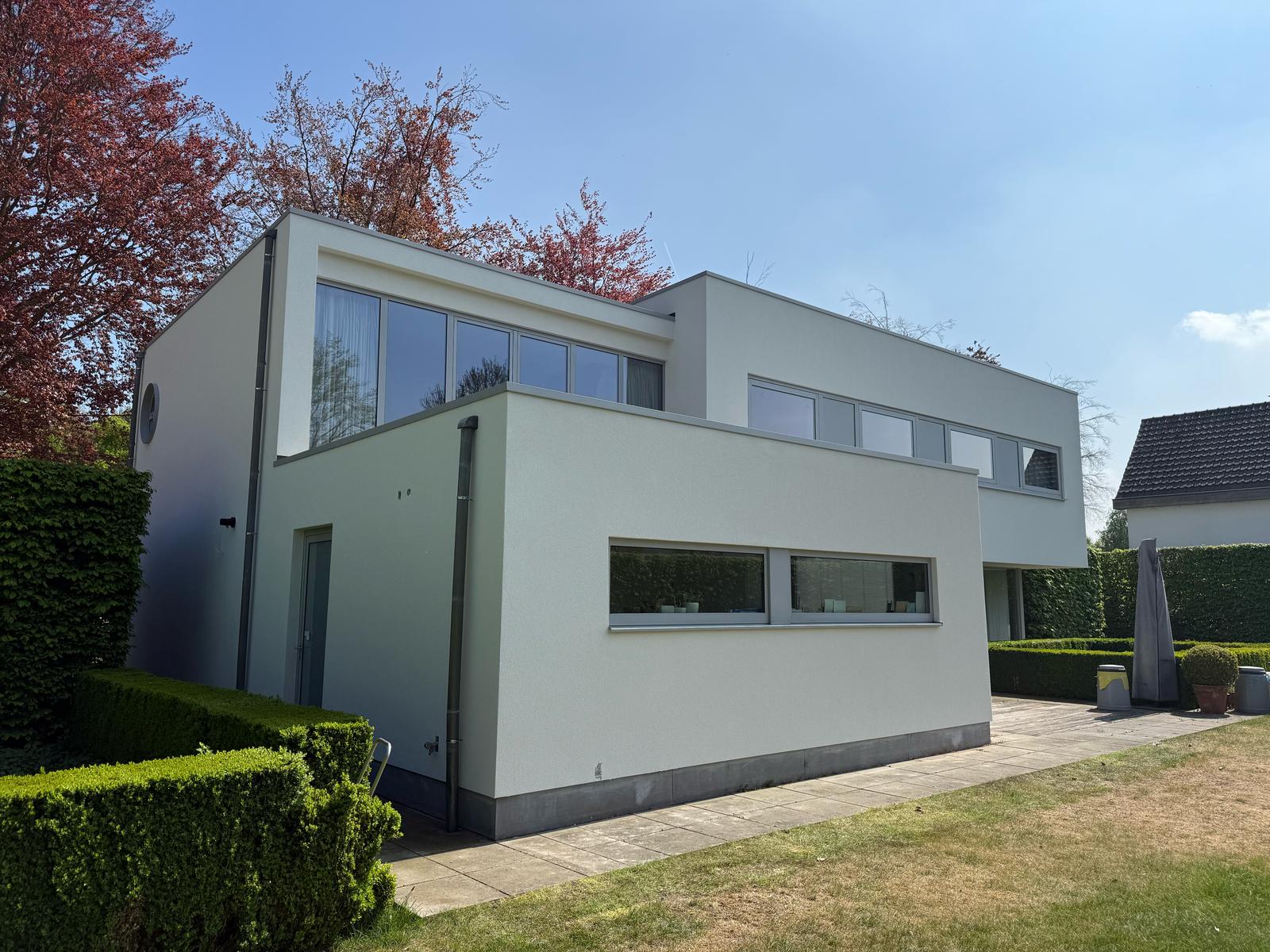 interne verbouwing, gevelrenovatie, vloerbekleding, muren renoveren, plafonds renoveren, 
                   PVC ramen, aluminium ramen, gyproc, pleisterwerk, cementeren, metselwerk