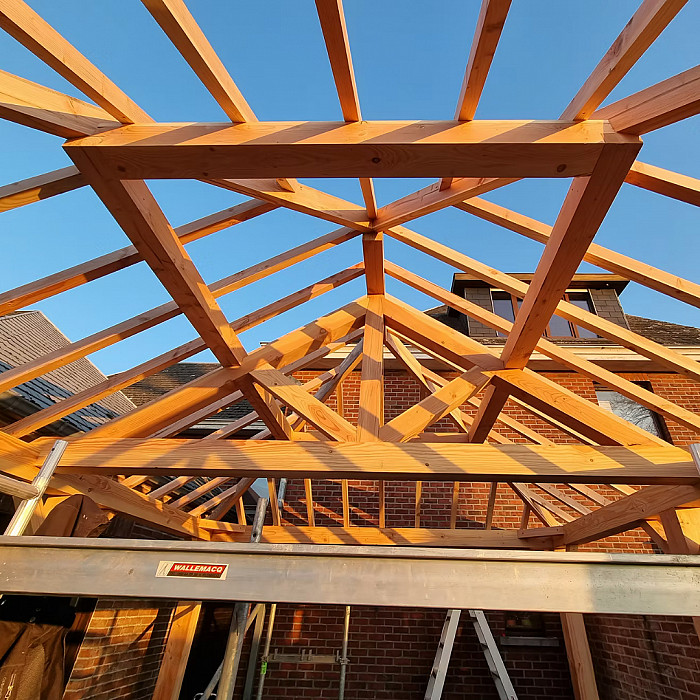 Couverture, ossature bois extérieur, charpente, charpente en bois, extension maison, chalet, terrasse en bois, carport, construction bois, annexe en bois, bardage en bois, cabanon, toitures en ardoises, toitures en tuiles, toitures en zinc, toitures métalliques, toitures plates, Ath, Soignies, Mouscron, couvreur