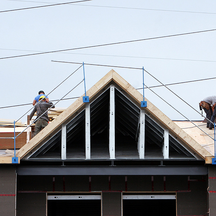 toiture, couvreur Binche, couvreur Mons, couvreur La Louvière, travaux de toiture, rénovation de toiture, bardage, charpente, zinguerie, isolation de toiture, réparation de toiture, toitures plates, toitures en ardoises, installateur VELUX, étanchéité de toiture, aménagement de grenier