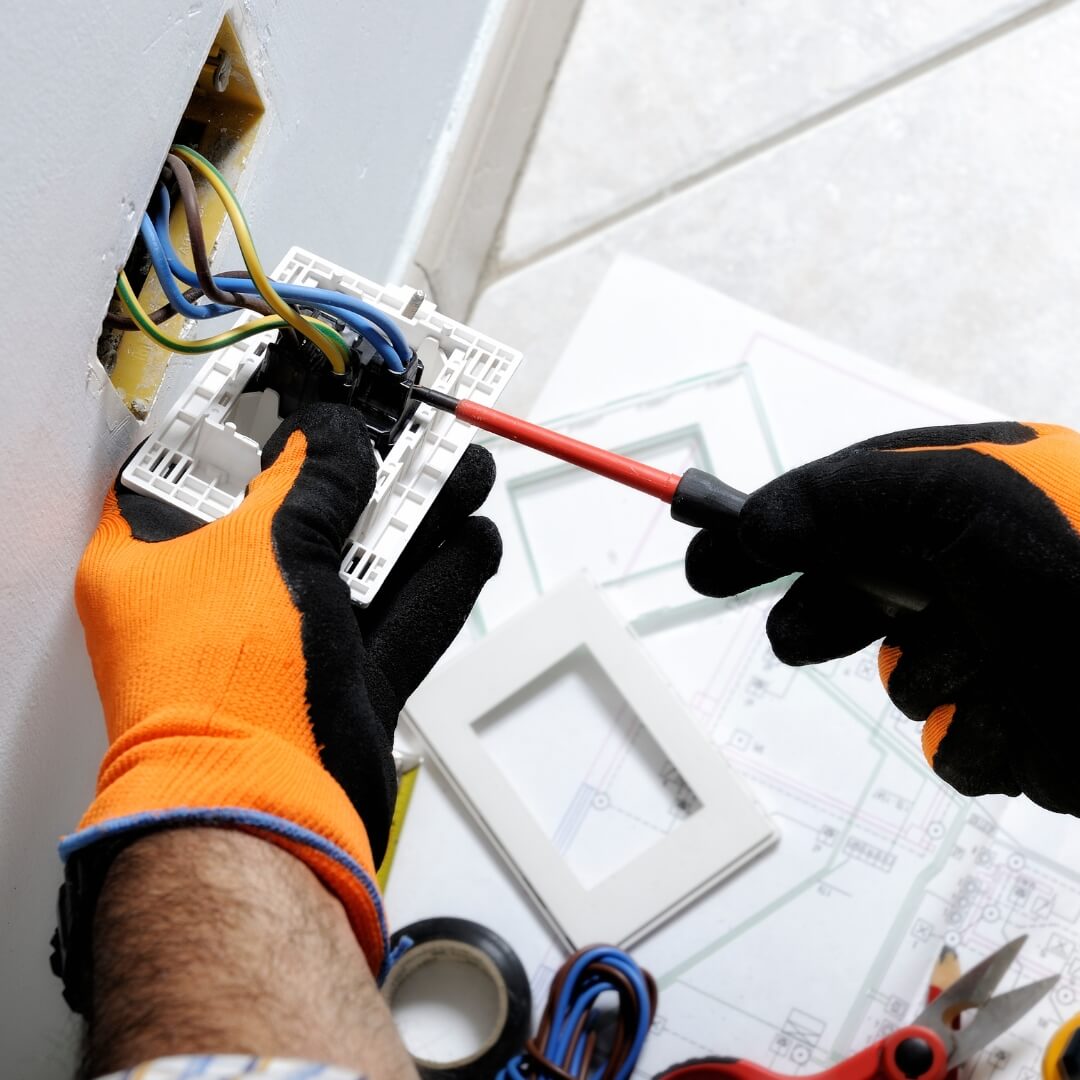 construction générale, rénovation intérieure, rénovation extérieure, rénovation énergétique, énergie renouvelables, toiture, isolation, électricité