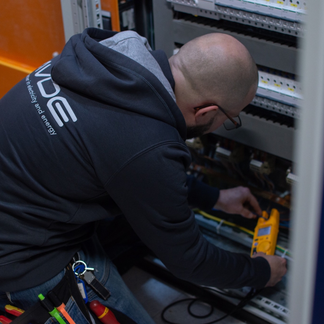 électricité générale Ganshoren installation, domotique maison intelligente Schaerbeek, contrôle accès badge Anderlecht, motorisation portail Ganshoren automatique, mise conformité électrique Schaerbeek RGIE, éclairage LED extérieur Anderlecht, vidéophonie connectée Ganshoren, porte garage motorisée Schaerbeek, installation électrique neuve Anderlecht, système alarme intégré Ganshoren, tableau électrique Schaerbeek conforme, stores motorisés Anderlecht domotique, caméra surveillance Ganshoren sécurité, automatisation éclairage Schaerbeek, portail coulissant motorisé Anderlecht, dépannage électrique Ganshoren rapide, volets roulants électriques Schaerbeek, contrôle centralisé Anderlecht smartphone, agrégation électrique Ganshoren RGIE, borne recharge électrique Schaerbeek installation