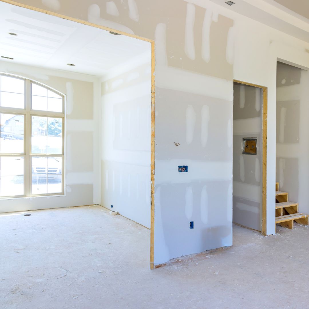 Parachèvement, transformation, mise en place de cloisons, nivellement des murs, application d’enduits