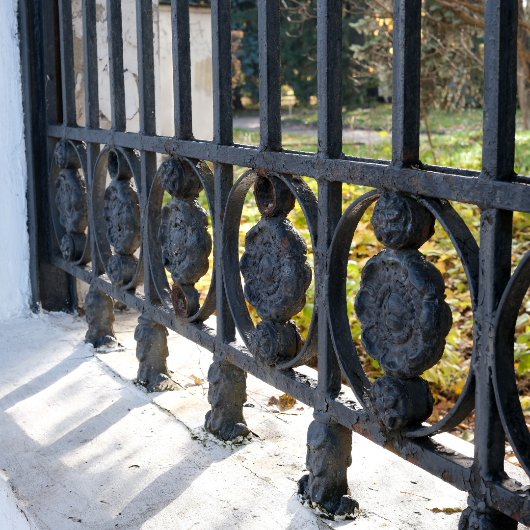 structures métalliques, éléments métalliques, escalier intérieur, d’un garde-corps extérieur