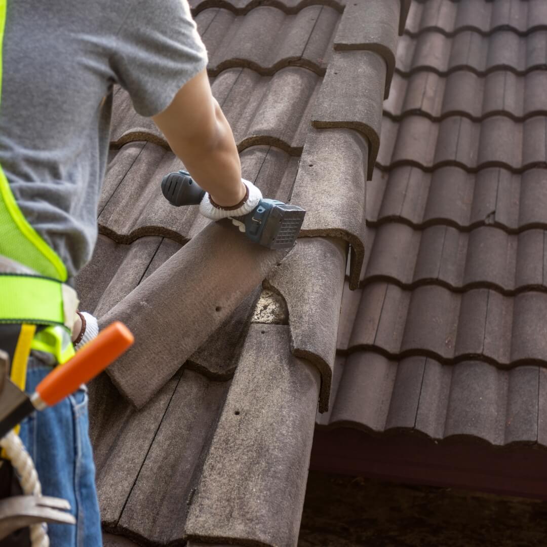 couvreur La Bruyère, toiture Profondeville, rénovation toiture Namur, zinguerie, démoussage toiture, isolation toiture, VELUX, ramonage, gouttières, charpente, couvreur Namur, réparation toiture, étanchéité toiture, nouvelle construction toiture, ardoise, tuiles, cheminée, Province de Namur, entreprise familiale toiture