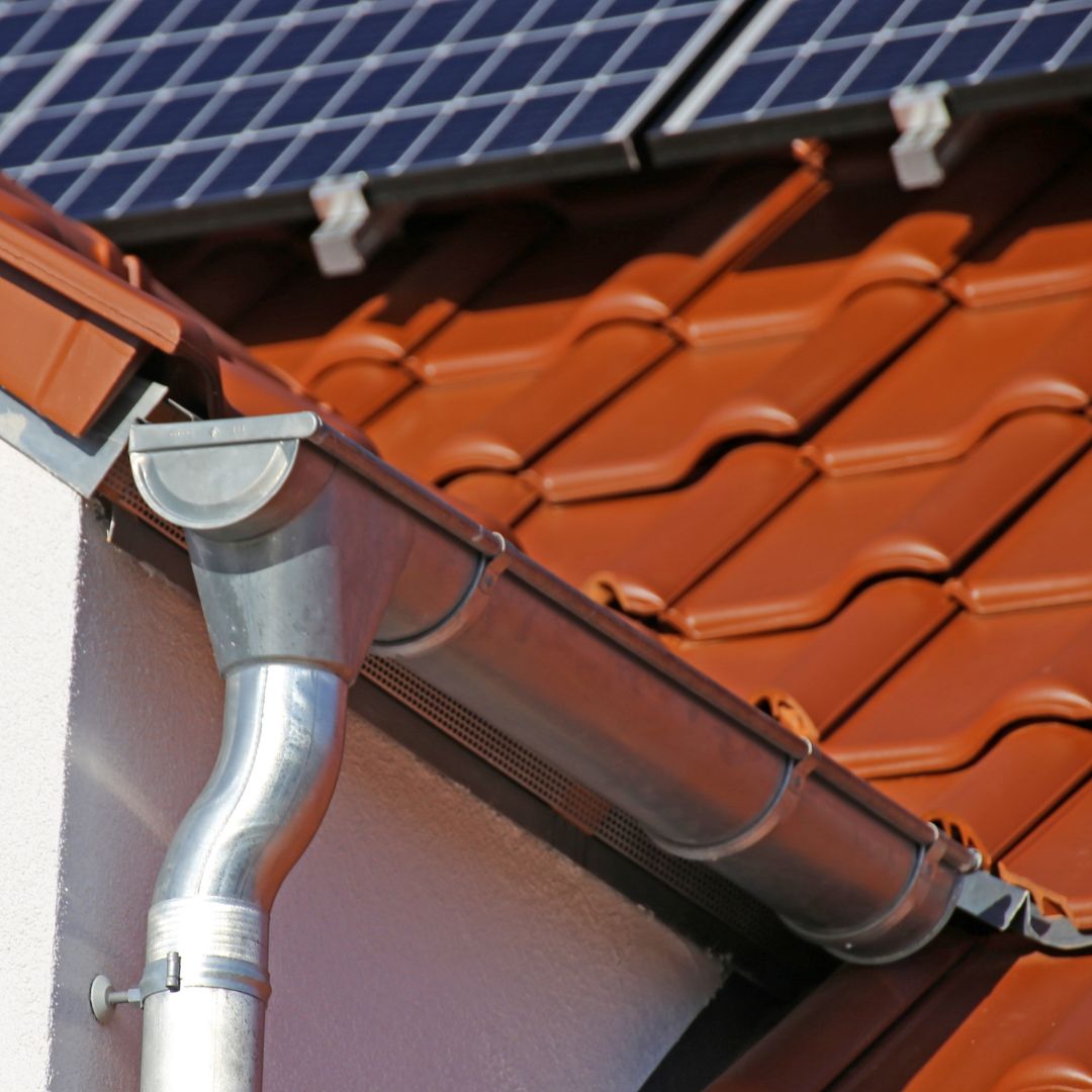 Zinguerie, gouttières, corniches, descentes d’eau, évacuation des eaux pluviales