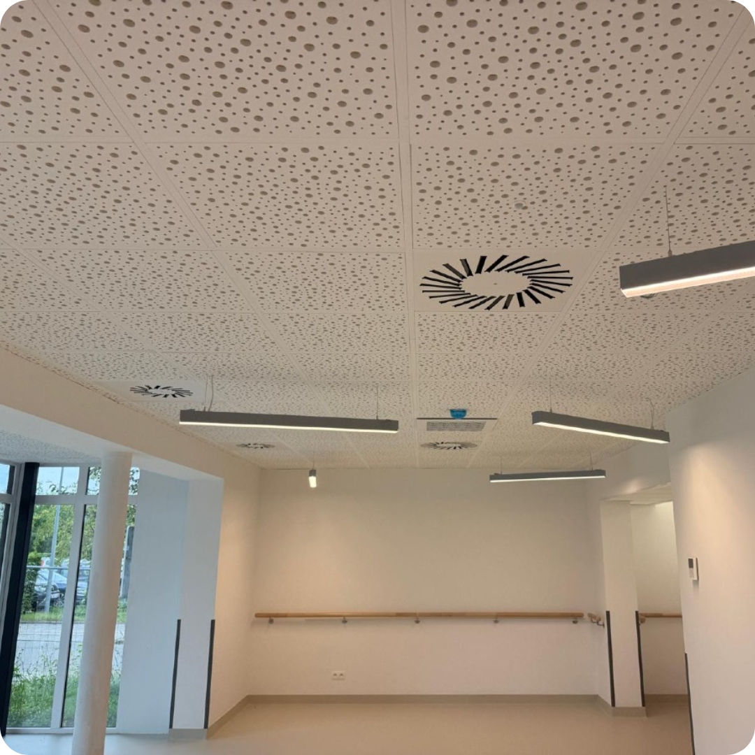 Faux plafond avec spots encastrés - rénovation intérieure Sousou Construct