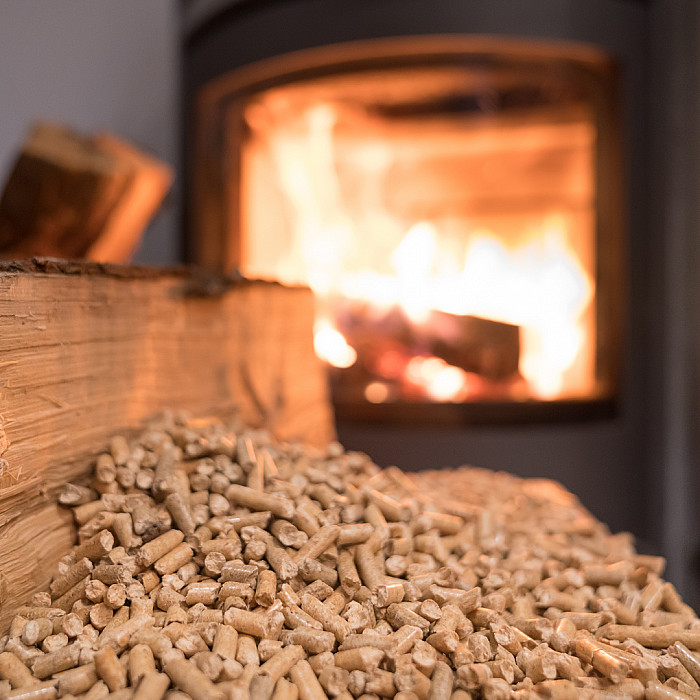 poêle à pellets, service technique poêle à pellets, installation, dépannage, entretien, poêle, cheminée, ramonage de cheminée, tubage de cheminée