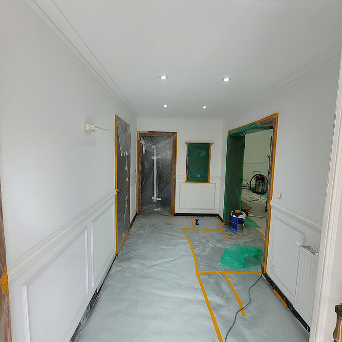 rénovation, rénovation générale, maison, appartement,  Rénovation structurelle, transformation de maison, extension, isolation thermique, rénovation de façade, gros œuvre, maçonnerie, aménagement intérieur, transformation de pièces, pose de faux plafonds, cloisonnage (Gyproc), plafonnage, rénovation de sols, finitions, aménagements, travaux de peinture, pose de parquet, carrelage, finitions soignées, décoration intérieure, menuiserie, pose de portes