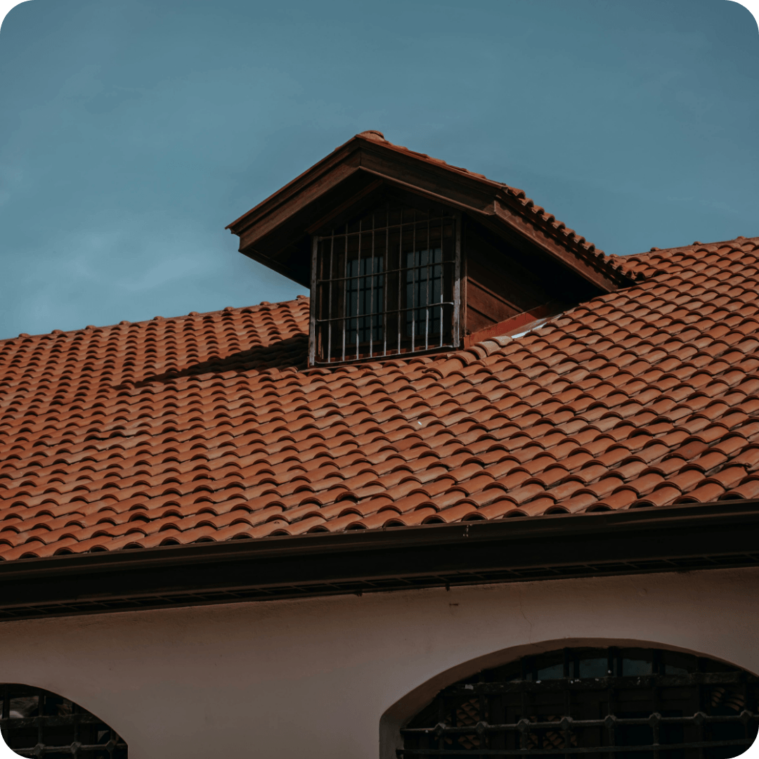 couvreur Jumet, toiture Sombreffe, charpente Bouffioulx, rénovation toiture Hainaut, couverture Namur, isolation toiture Brabant wallon, démoussage Jumet, zinguerie, corniche bois, corniche zinc, corniche PVC, réparation toiture, cheminée, ardoise, tuile, toiture plate, EPDM, couvreur zingueur, entrepreneur toiture