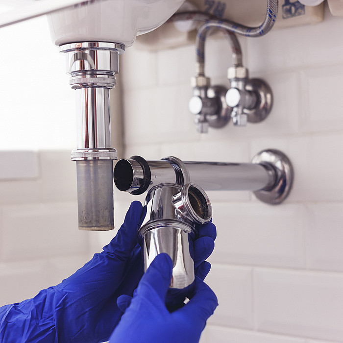 drainage, fosse septique, épuration, placement de citerne, vidange de fosse septique, traitement d'humidité, adoucisseur d'eau, installation/dépannage de chauffage, poêle à pellets, pompe à chaleur, ventilation, climatisation, travaux de plomberie, sanitaires, canalisations, salle de bains, isolation, cloisons, finitions de joints en silicone, ravalement de façade, rénovation de façade, sablage de façade, Recherche de fuite, égouttage, Intervention rapide, tout type de canalisation, installation et réparation des réseaux d'eaux usées et pluviale, débouchage, inspection, plomberie générale, Création de salle de bain, installation d'équipements, boiler thermodynamique, robinetterie, plomberie générale, ramonage cheminée