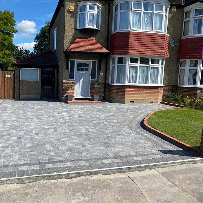 aménagement extérieur, abattage et élagage, abris de jardin, aménagement de jardin, clôtures, entretien de jardin, escalier extérieur, plantations, allées et abords, dalle de sol en béton, pavage, carrelage extérieur, travaux de maçonnerie, nettoyage vérandas, démoussage de toiture, nettoyage chantier, nettoyage corniches, nettoyage panneaux photovoltaïques, nettoyage terrasse, nettoyage toiture