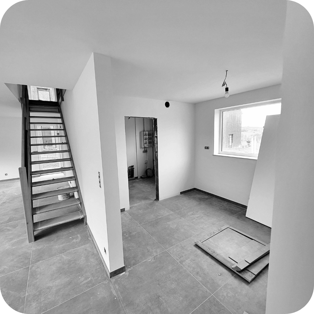 peintre Liège, peinture Sprimont, décoration intérieure Soumagne, papier peint Liège, nettoyage toiture Verviers, démoussage Waremme, tapisserie, lino, nettoyage façade, peinture commerce, restauration bâtiment, nettoyage chantier, panneaux photovoltaïques, dégâts des eaux, enduisage, peinture escalier, châssis, corniche, nettoyage insalubrité, terrasse