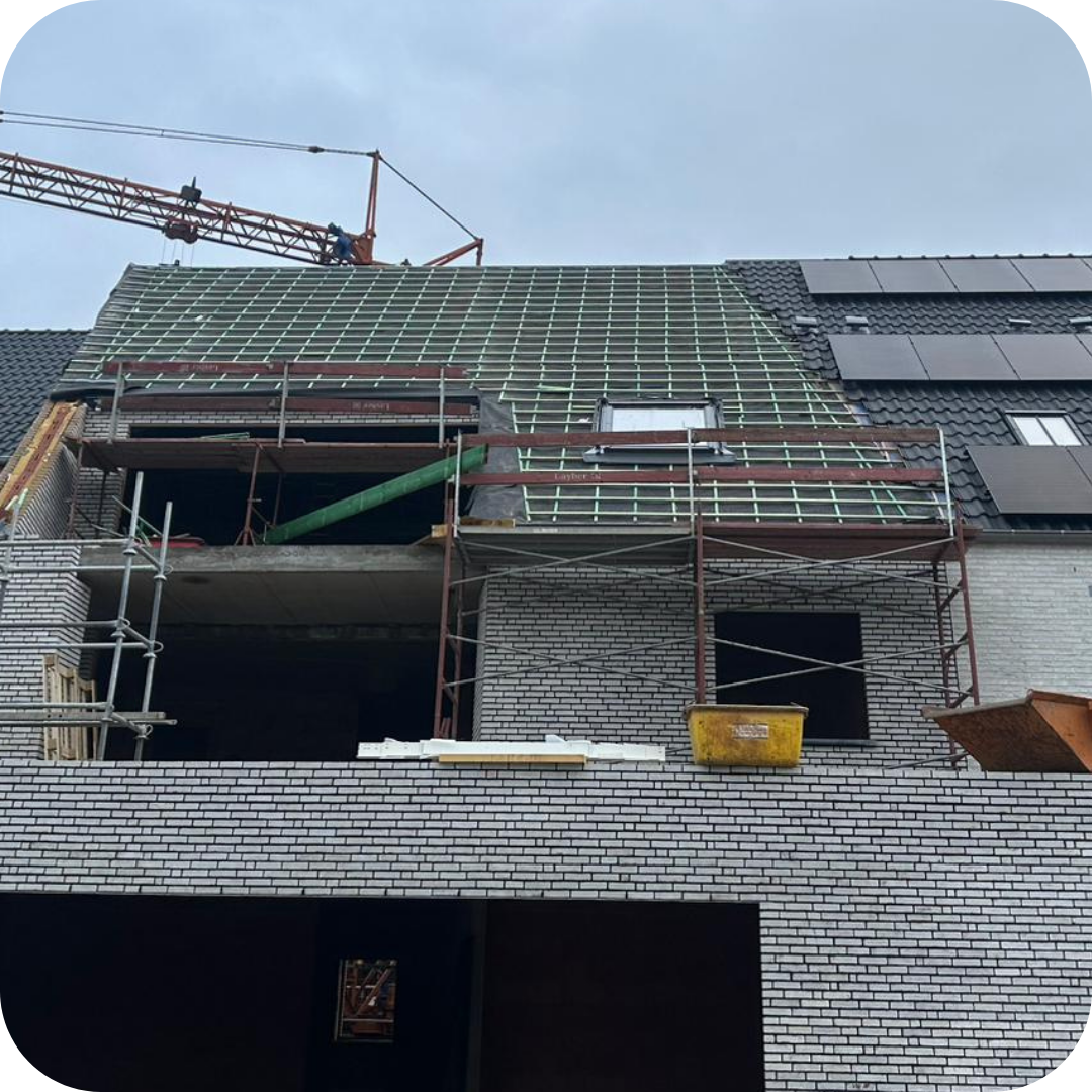 dakwerken Maasmechelen, dakdekker Hasselt, dakrenovatie Tongeren, dakwerken Limburg, dakafdichting, dakisolatie, leien daken, platte daken, VELUX, veranda Maasmechelen, asbestverwijdering, dakgoten, dakpannen, ontmossen daken, dakherstelling, schoorsteenvegen, natuurleien, timmerwerk, kroonlijsten, daktimmerwerk