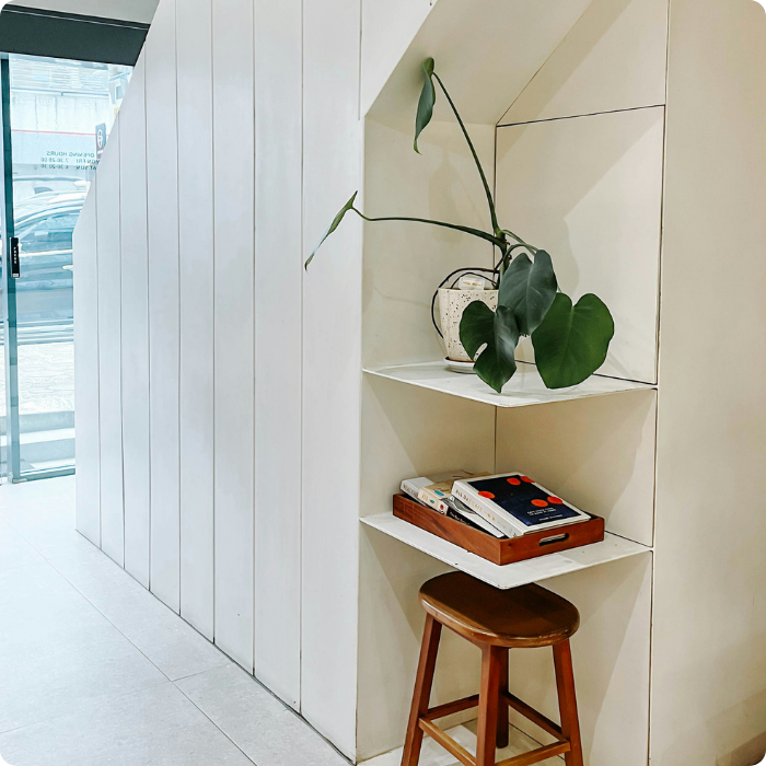 Meubles escaliers, meubles sur mesure, mobilier, rangement, placards, dressings, menuiserie, menuisier