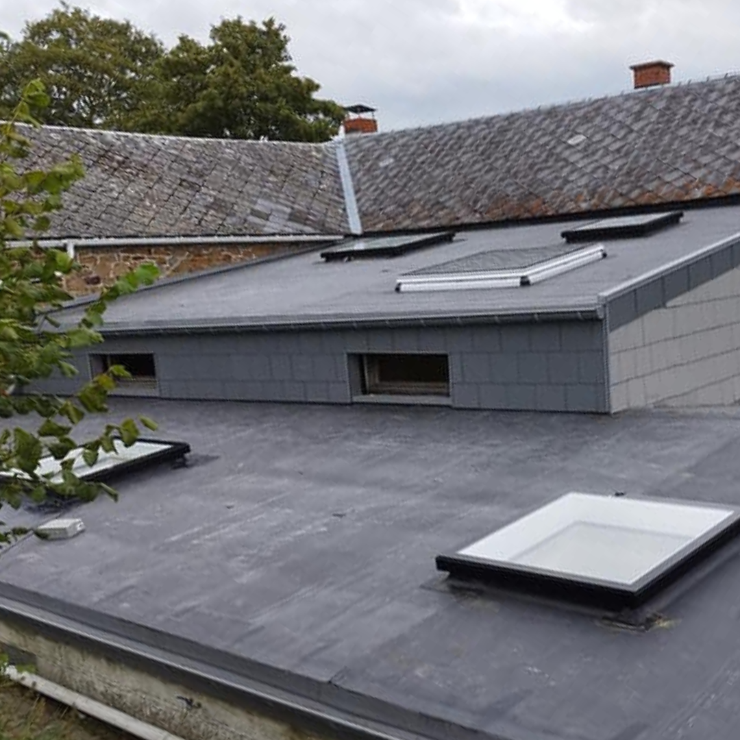 couvreur Andenne, toiture Andenne, réparation toiture, toiture EPDM, ardoise naturelle, isolation toiture, Velux, couvreur Namur, couvreur Huy, étanchéité toiture