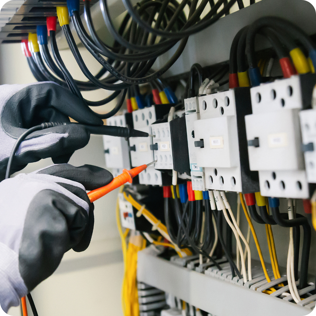 algemene renovatie, renovatiewerken, totaalrenovatie, binnenrenovatie, 
                      woningrenovatie, muren en plafonds, pleisterwerken, binnenafwerking, 
                      schilderwerken, decoratie, nieuwe bekledingen, sanitair, verwarming, 
                      elektriciteitswerken, metaalwerk, gevelrenovatie, gevelbekleding, keukenrenovatie, 
                      badkamerrenovatie