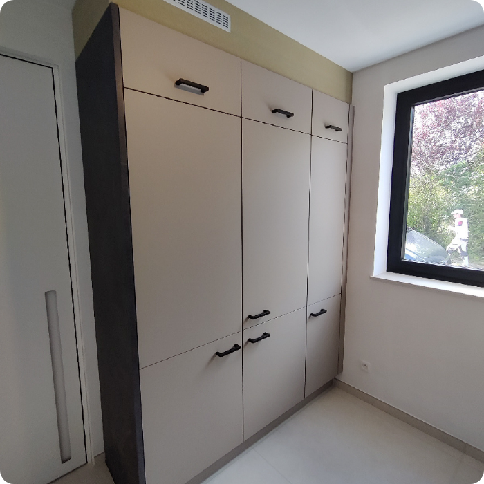 Chambre, placards, cuisine, plan de travail, porte
