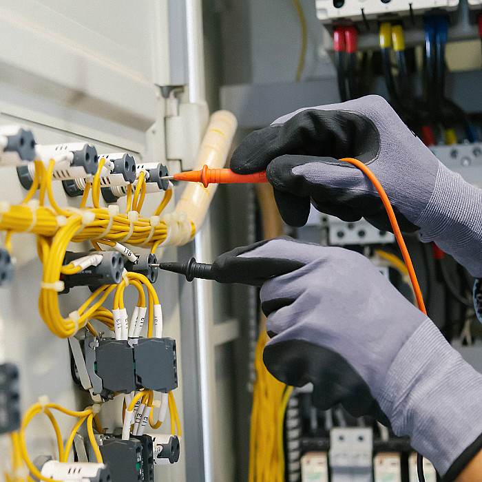 Électricien, Électricité générale, Installation électrique, Dépannage électrique, Entretien électrique, Mise en conformité électrique, Mise aux normes électriques, Éclairage intérieur, Éclairage extérieur, Alarme incendie, Contrôle d'accès, Panneaux photovoltaïques, Installation panneaux solaires, Énergie solaire, Autoconsommation solaire, Borne de recharge véhicule électrique, Installation borne de recharge, Recharge voiture électrique, Dépannage électrique urgent, Électricien certifié