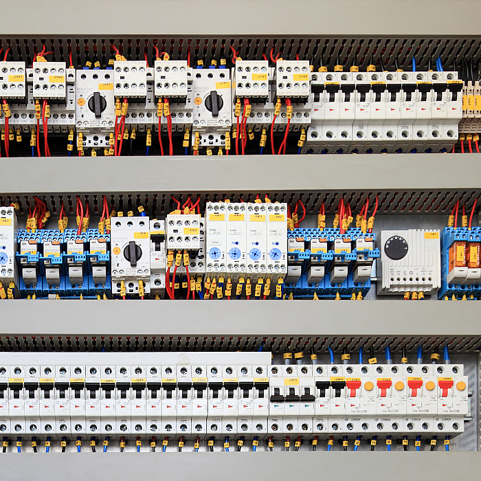Électricien, Électricité générale, Installation électrique, Dépannage électrique, Entretien électrique, Mise en conformité électrique, Mise aux normes électriques, Éclairage intérieur, Éclairage extérieur, Alarme incendie, Contrôle d'accès, Panneaux photovoltaïques, Installation panneaux solaires, Énergie solaire, Autoconsommation solaire, Borne de recharge véhicule électrique, Installation borne de recharge, Recharge voiture électrique, Dépannage électrique urgent, Électricien certifié