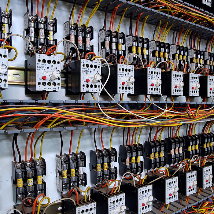 Électricien, Électricité générale, Installation électrique, Dépannage électrique, Entretien électrique, Mise en conformité électrique, Mise aux normes électriques, Éclairage intérieur, Éclairage extérieur, Alarme incendie, Contrôle d'accès, Panneaux photovoltaïques, Installation panneaux solaires, Énergie solaire, Autoconsommation solaire, Borne de recharge véhicule électrique, Installation borne de recharge, Recharge voiture électrique, Dépannage électrique urgent, Électricien certifié